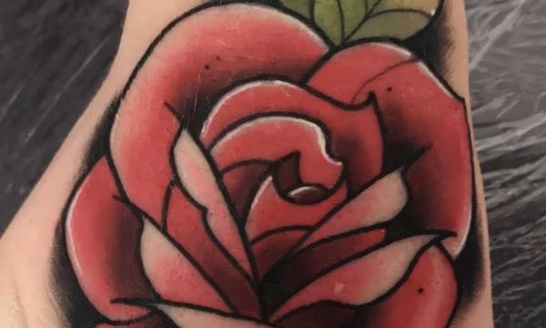 Tatuajes neotradicionales de flores – Eustiquio Lugo – Tatuajes para Todos